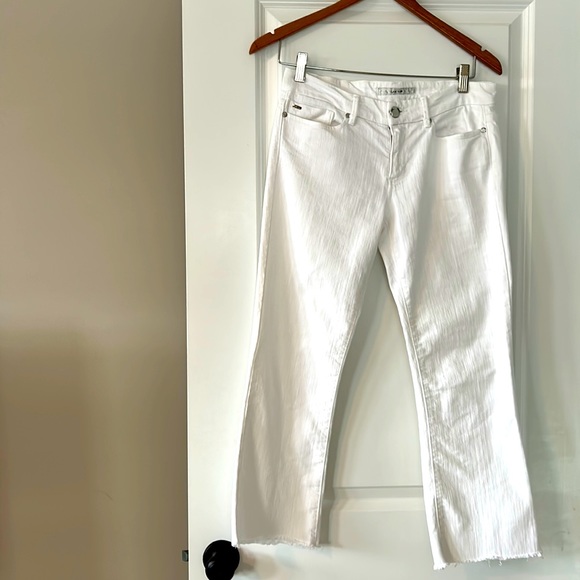 Joe's Jeans Provocateur Jeans w Frayed Hems in Jenny Wash (White) w MEASUREMENTS - Picture 2 of 15
